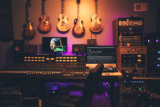 The Main Difference Between Live Sound and Studio Recording